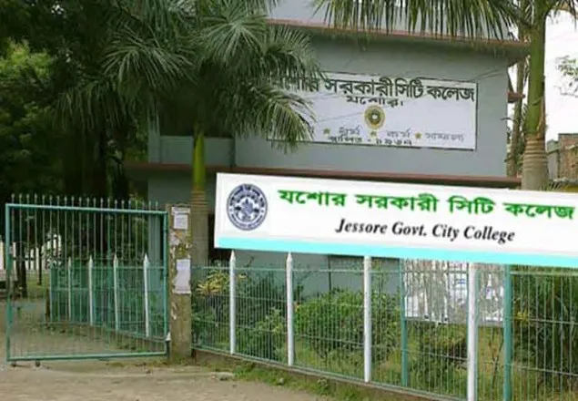 যশোরে কলেজের পুকুর থেকে তরুণীর লাশ উদ্ধার