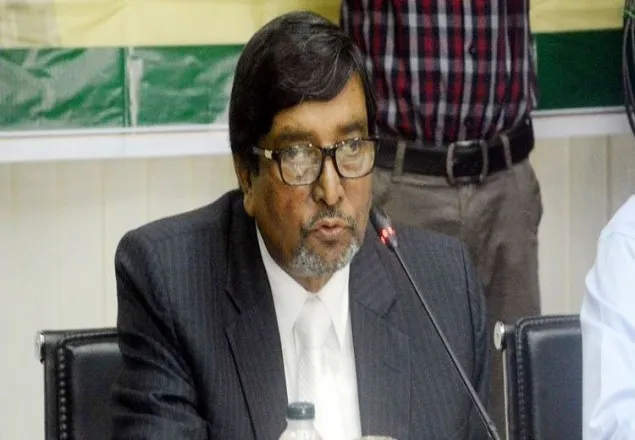 ইভিএমের বিরোধিতা করে সভা ছাড়লেন নির্বাচন কমিশনার