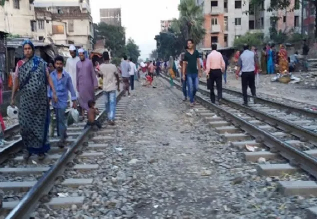 রাজধানীতে ট্রেনে কাটা পড়ে রিকশাচালকের মৃত্যু