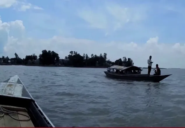 চলনবিলে ঘুরতে গিয়ে নৌকা ডুবে নিখোঁজ ৫ 