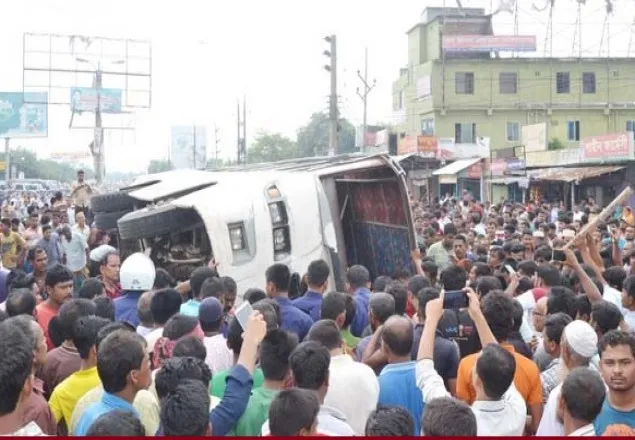 রংপুর টার্মিনালে ২বাসের মুখোমুখি সংঘর্ষ, নারীসহ নিহত ২ 