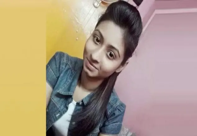 ইয়াবাসহ র‍্যাম্প মডেল আটক