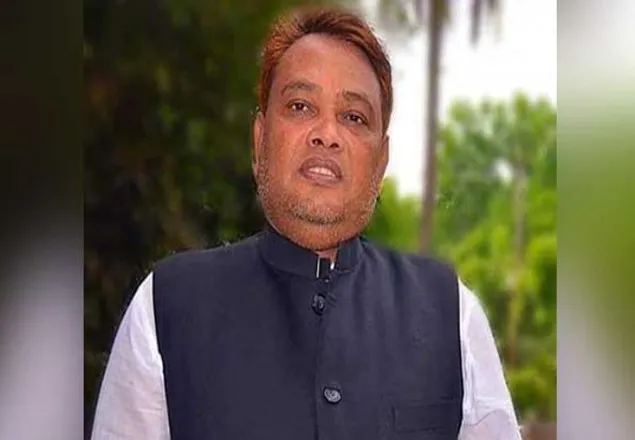 প্রধানমন্ত্রীর সঙ্গে তুলনা করায় সাংসদ বদিকে শোকজ