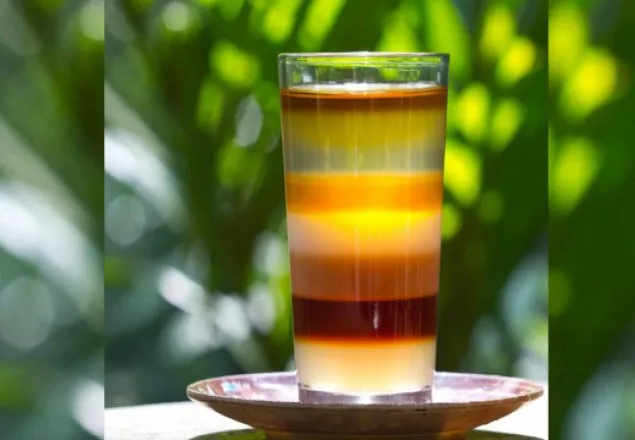 নিজেই তৈরি করুন সাত রঙের চা!