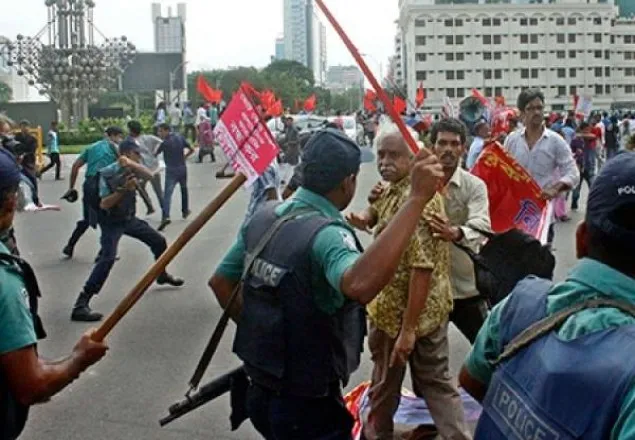 রাজধানীতে বাম মোর্চা-পুলিশের সংঘর্ষ