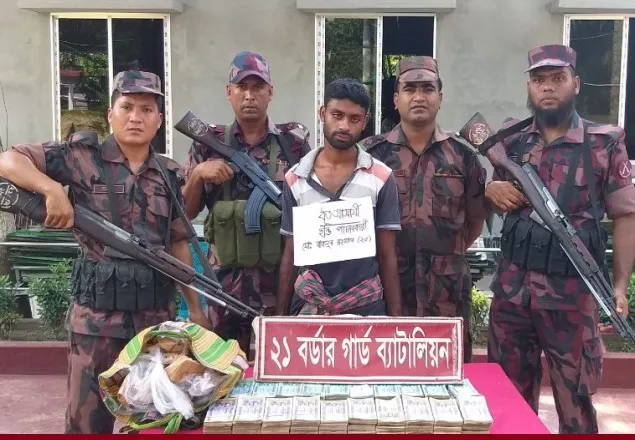 বেনাপোল সীমান্ত থেকে  ৫০ লাখ টাকাসহ হুন্ডি ব্যবসায়ী আটক 
