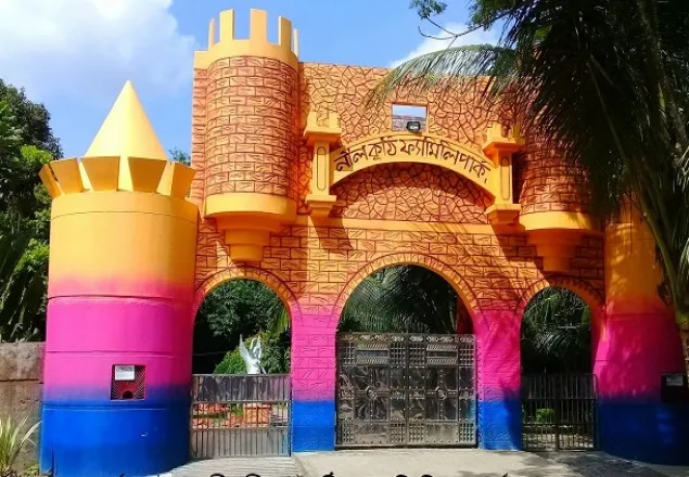 জমি দখল করে পার্কে চলছে অসামাজিক কার্যকলাপ!