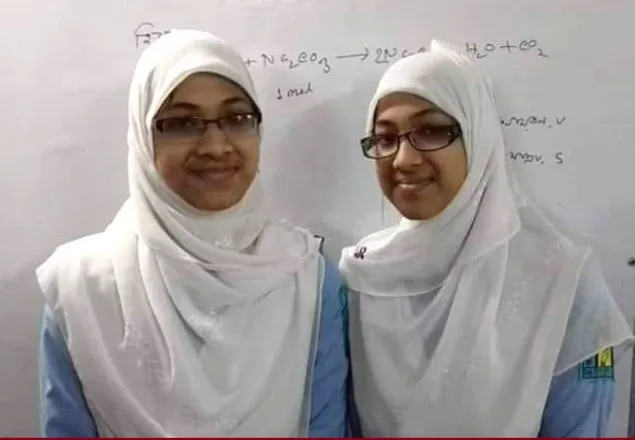 যমজ ২ বোনের মেডিকেলে চান্স নিয়ে আলোড়ন সৃষ্টি  