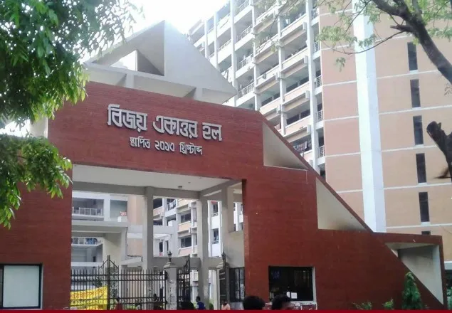 ঢাবির ১ম ব‌র্ষ শিক্ষার্থীকে মেরে অজ্ঞান করল ছাত্রলীগ