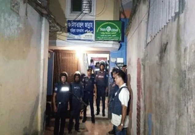 জঙ্গি আস্তানা সন্দেহে নরসিংদীতে দুটি বাড়ি ঘেরাও, অভিযান সকালে