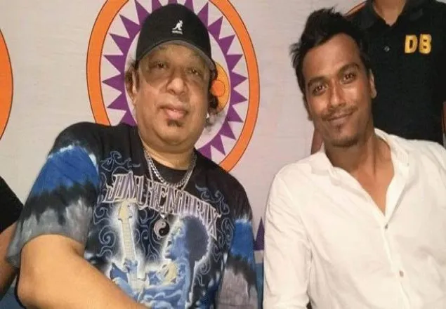 রুবেলের সঙ্গে মঞ্চে গাওয়া হল না আইয়ুব বাচ্চুর
