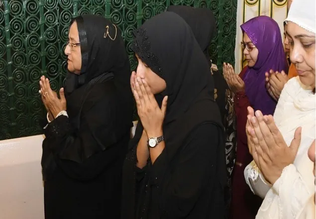 ওমরাহ পালন করলেন প্রধানমন্ত্রী