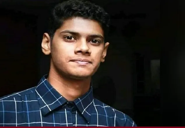 নির্মাণাধীন ভবন থেকে ছিটকে আসা রডের আঘাতে জাবি শিক্ষার্থী নিহত 
