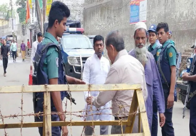 আদালত চত্বরে ব্যাপক নিরাপত্তা, জায়গায় জায়গায় তল্লাশি