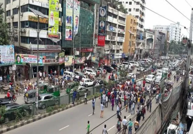খালেদা জিয়ার সাজার প্রতিবাদে নয়াপল্টনে মিছিল
