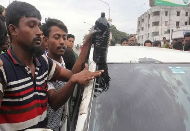 রোগী নিয়েও গাড়ি চালাতে দিচ্ছে না, শেষ দিনেও বেপরোয়া শ্রমিক