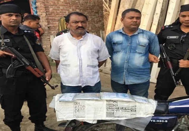 নোয়াখালীতে ২ কোটি টাকার হেরোইনসহ আটক ২