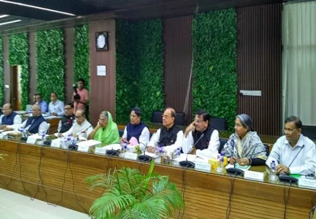 ইসি সঙ্গে সংলাপে বসেছেন ক্ষমতাসীনরা