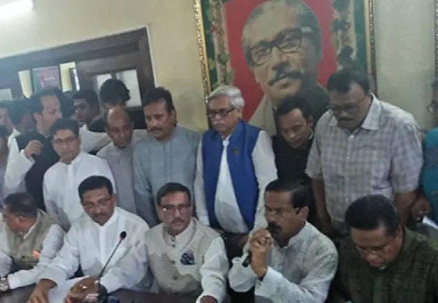 দুই আসনের জন্য মনোনয়ন ফরম কিনলেন প্রধানমন্ত্রী