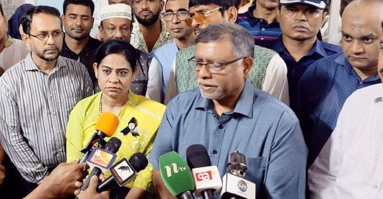 ডেঙ্গুরোগী বেড়ে যাওয়ায় স্যালাইনের চাহিদা ১০ গুণ বেড়েছে: স্বাস্থ্যমন্ত্রী