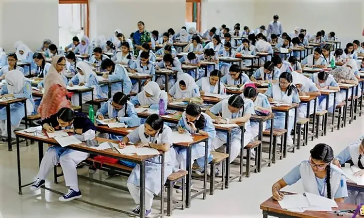 তৃতীয় দিনে পরীক্ষকসহ বহিষ্কার ৬৫, অনুপস্থিত ১৮ হাজারের বেশি