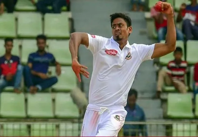 সিকান্দার রাজাকে ফেরালেন তাইজুল 