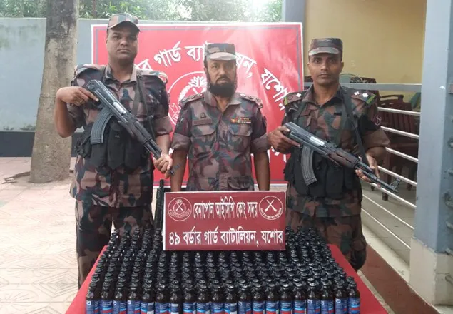 বেনাপোলে ২৮৬ বোতল ফেন্সিডিল উদ্বার