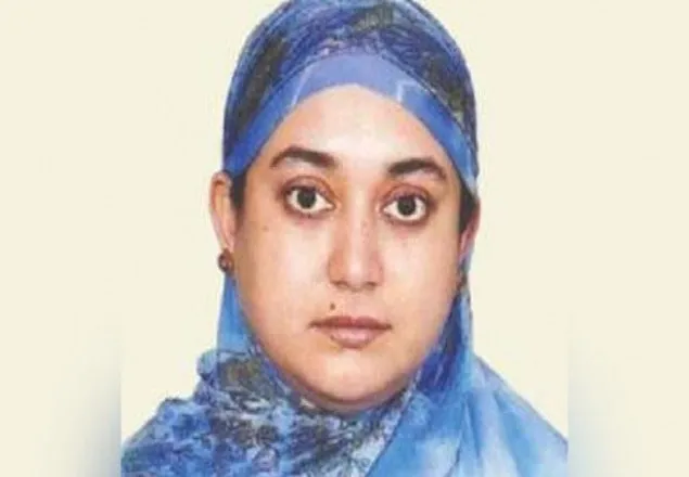 মনোনয়ন ফরম কিনলেন বাবরের স্ত্রী