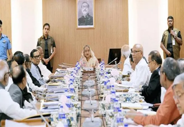 প্রধানমন্ত্রীর সভাপতিত্বে মন্ত্রিসভার বৈঠক চলছে