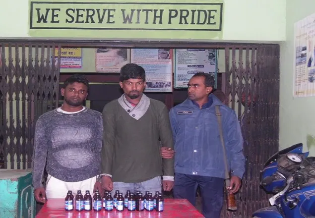দিনাজপুরে ফেন্সিডিলসহ আটক ২