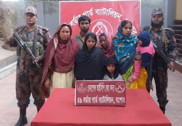 বেনাপোলে শিশুসহ ৭ নারী-পুরুষ আটক