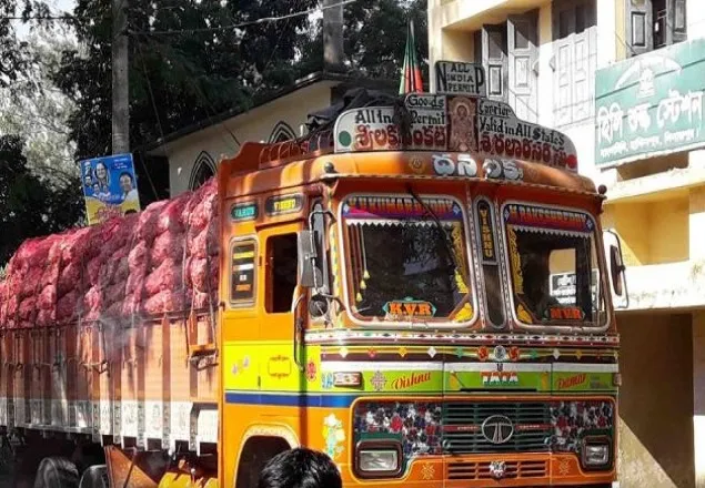 হিলিতে আমদানি-রফতানি বাণিজ্য শুরু