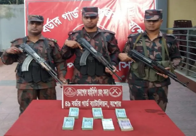 বেনাপোলে হুন্ডির ৪ লাখ টাকা উদ্ধার করেছে
