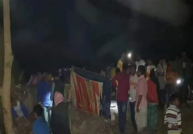 ফেনীতে বাস-ট্রেন সংর্ঘষে নিহত ৫