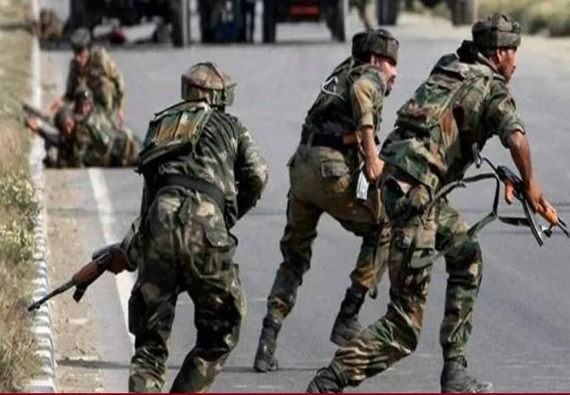 কাশ্মিরে পাকিস্তানির গুলিতে ভারতীয় সেনা ও বিএসএফের ২ জওয়ান নিহত 