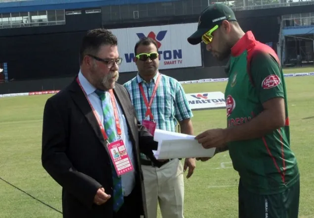 টস হেরে ফিল্ডিংয়ে বাংলাদেশ