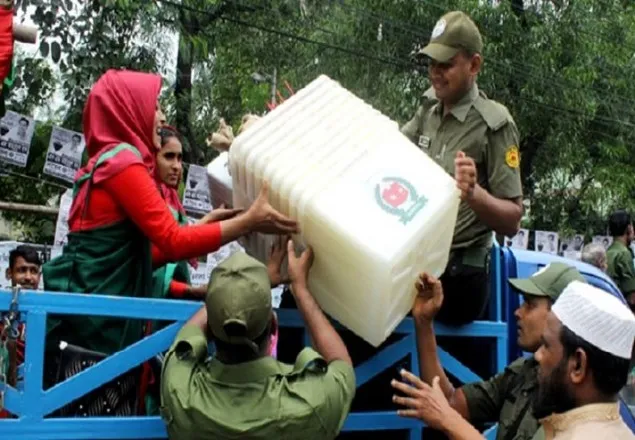 নির্বাচনী এলাকায় পাঠানো হচ্ছে স্বচ্ছ ব্যালট বাক্স