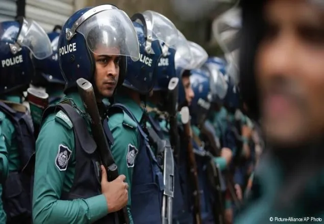 পরিস্থিতি নিয়ে আশঙ্কা: নিরাপত্তায় ৩৩ হাজার অস্ত্রধারী