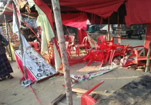 নওগাঁয় বিএনপির নির্বাচনী ক্যাম্প ভাংচুর