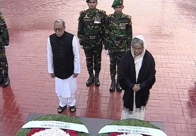 বুদ্ধিজীবী স্মৃতিসৌধে প্রধানমন্ত্রী ও রাষ্ট্রপতির শ্রদ্ধা