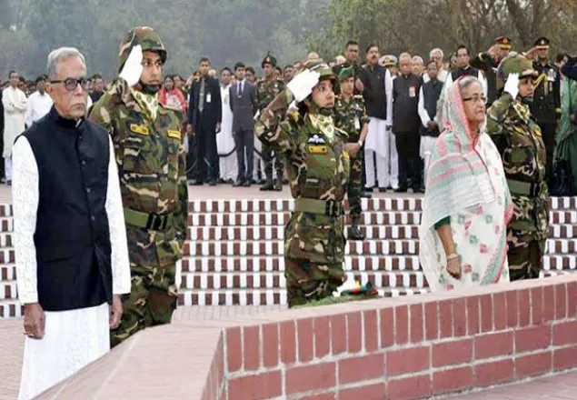 বীর শহীদদের প্রতি রাষ্ট্রপতি ও প্রধানমন্ত্রীর শ্রদ্ধা