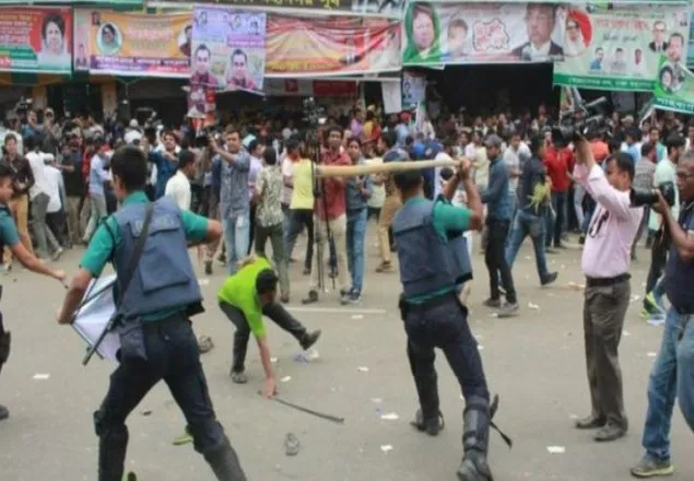 আক্রমণ আর আক্রান্ত হচ্ছেন প্রতিদিনই,কি করছে নির্বাচন কমিশন?