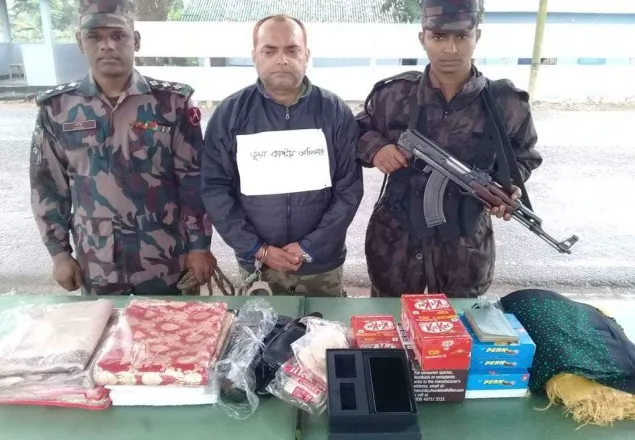 বেনাপোলে ভুয়া কাষ্টমস কর্মকর্তা আটক