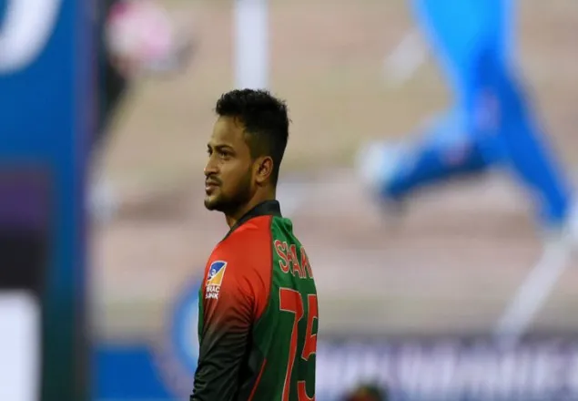 আম্পায়ারের সিদ্ধান্তে দ্বিমত হওয়ায় সাকিবকে জরিমানা