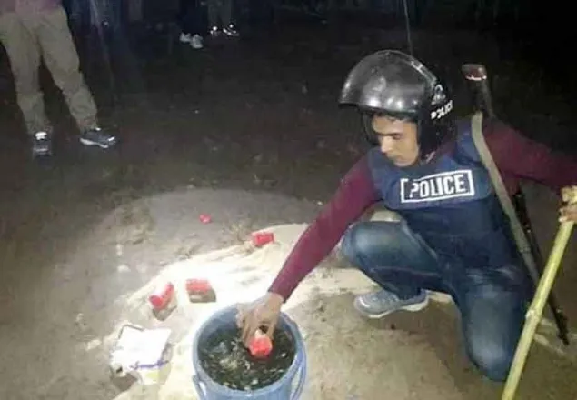 কুমিল্লায় আওয়ামী অফিসের সামনে ককটেল বিস্ফোরণ