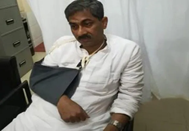 লক্ষ্মীপুরে বিএনপি প্রার্থী এ্যানীর ওপর হামলা, আহত ৩০ 