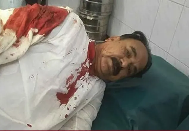 হামলায় রক্তাক্ত গয়েশ্বর চন্দ্র রায় 