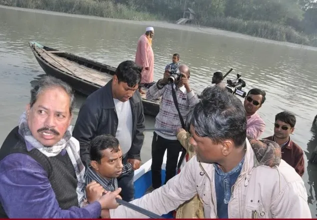 ‘ধানের শীষ’র প্রার্থীর সামনেই ছাত্রদল নেতাকে তুলে নিয়ে গেল পুলিশ: ভাইরাল ভিডিও