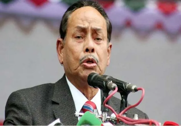 ঢাকা-১৭ ছেড়ে বোনকে সমর্থন করলেন এরশাদ