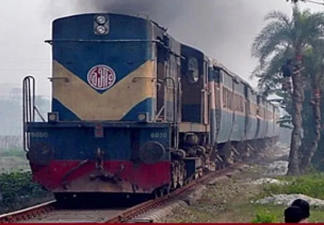 খুলনার সঙ্গে সারাদেশের ট্রেন যোগাযোগ বন্ধ
